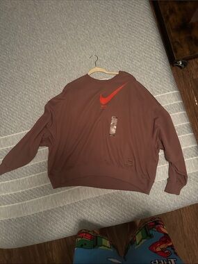 Nike Men’s Crewneck Sweatshirt in Mauve with Red Swoosh